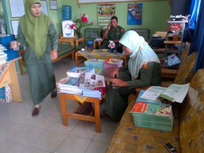 Sekolah Dasar  Rupat  Mulai Terima Buku Kurikulum 2013